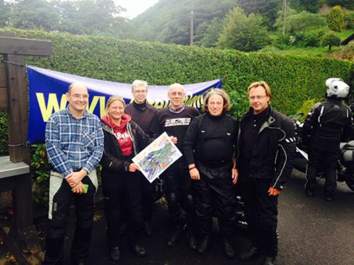 Von Links nach Rechts: Michael Domnick, Elke Hehl, Gerd Wagner, Rolf Lange, Frank May, Robert Hehl Diese Triumph- Fahrer sind jetzt Eifel-Profis !